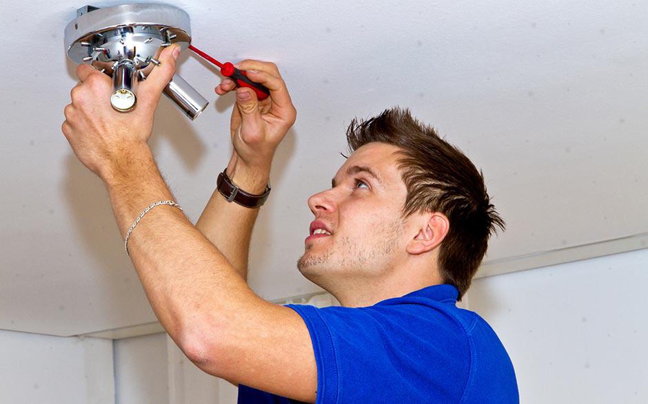 électricien dans le bâtiment Romainville